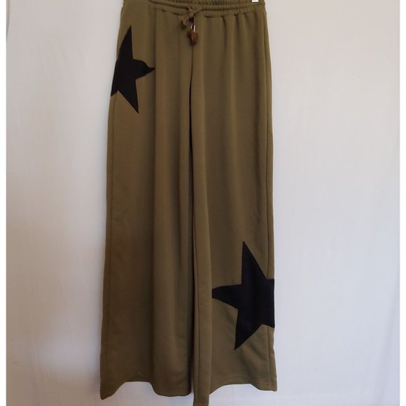 Floerns Pants - Floerns army green black star wideleg sweatpants size Medium NWT
